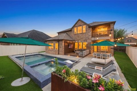 Photo of 843 Butterfly Garden Trail, Richmond, TX 77406 (MLS # 38848318)