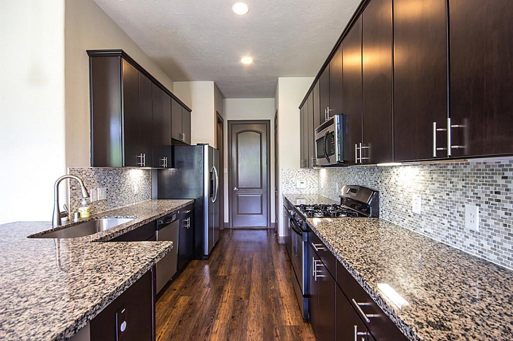 63 Aventura Place