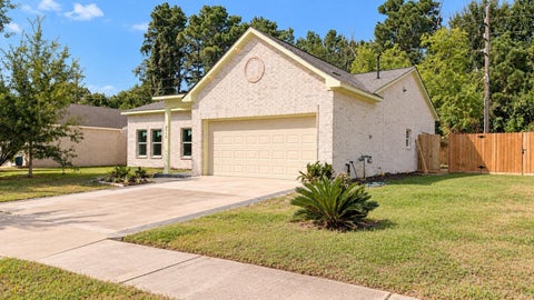 Photo of 8715 Victoria Forest Drive, Houston, TX 77088 (MLS # 5894421)