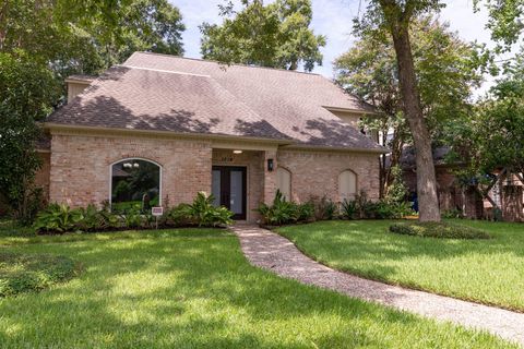 Photo of 1014 Riverlace Drive, Houston, TX 77079 (MLS # 93074617)