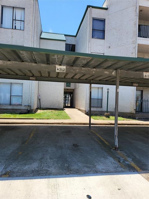Tiny photo for 2818 S Bartell Drive #312, Houston, TX 77054 (MLS # 81479009)