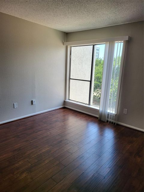 Tiny photo for 2818 S Bartell Drive #312, Houston, TX 77054 (MLS # 81479009)