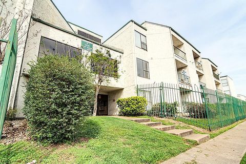 Photo of 2818 S Bartell Drive #312, Houston, TX 77054 (MLS # 81479009)