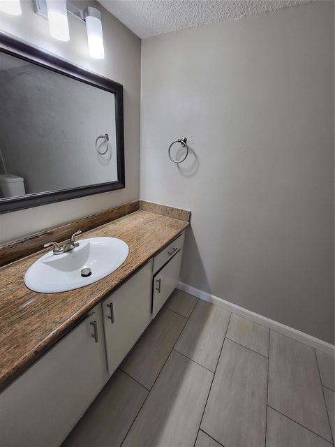 Tiny photo for 2818 S Bartell Drive #312, Houston, TX 77054 (MLS # 81479009)