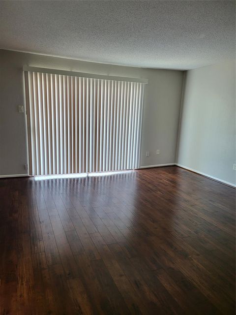 Tiny photo for 2818 S Bartell Drive #312, Houston, TX 77054 (MLS # 81479009)