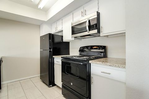 Tiny photo for 2818 S Bartell Drive #312, Houston, TX 77054 (MLS # 81479009)