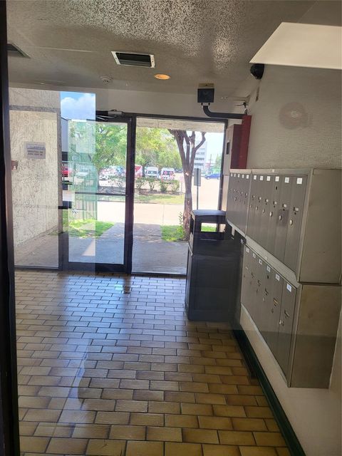 Tiny photo for 2818 S Bartell Drive #312, Houston, TX 77054 (MLS # 81479009)