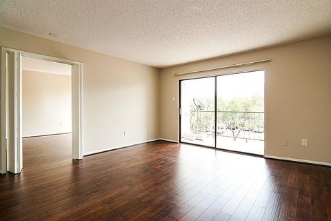 Tiny photo for 2818 S Bartell Drive #312, Houston, TX 77054 (MLS # 81479009)