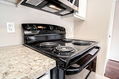 Tiny photo for 2818 S Bartell Drive #312, Houston, TX 77054 (MLS # 81479009)