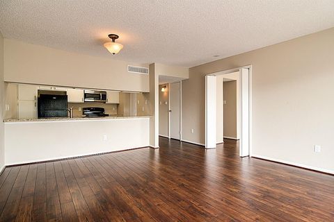 Tiny photo for 2818 S Bartell Drive #312, Houston, TX 77054 (MLS # 81479009)