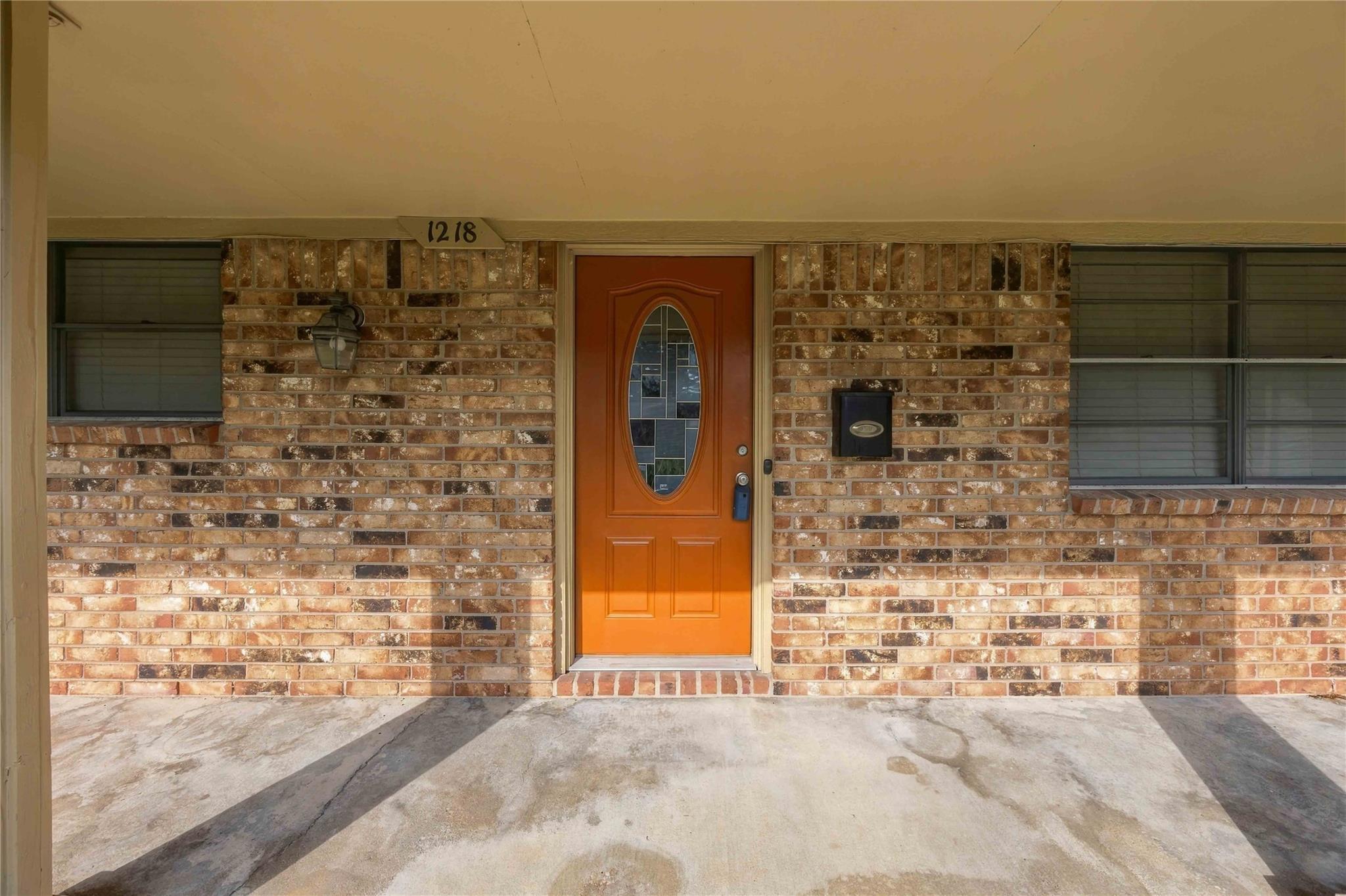 1218 S Booth Lane