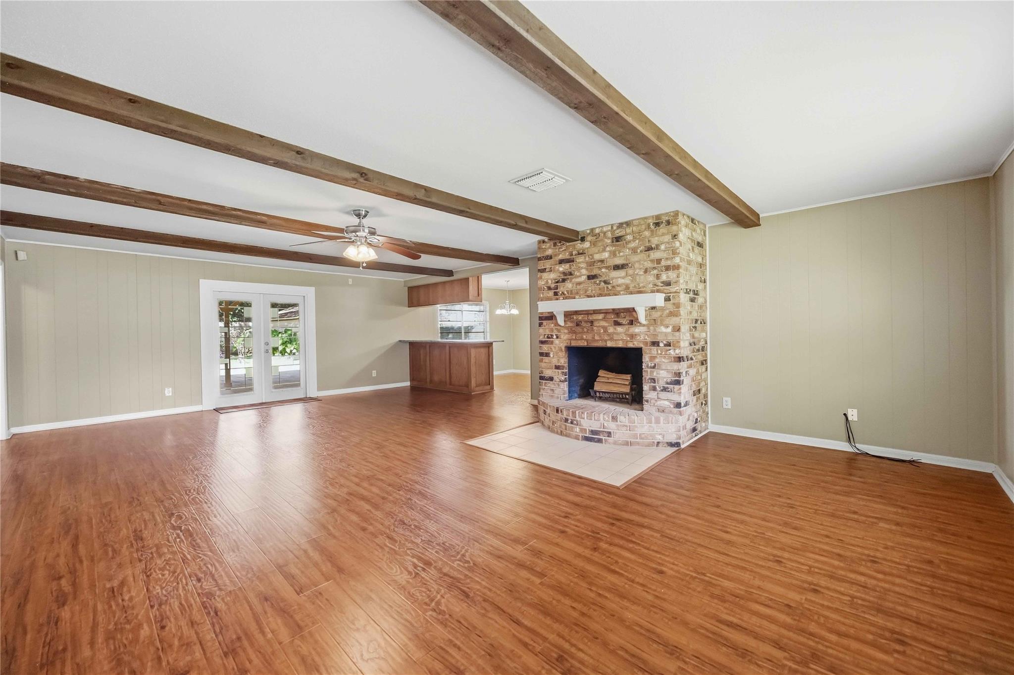 1218 S Booth Lane