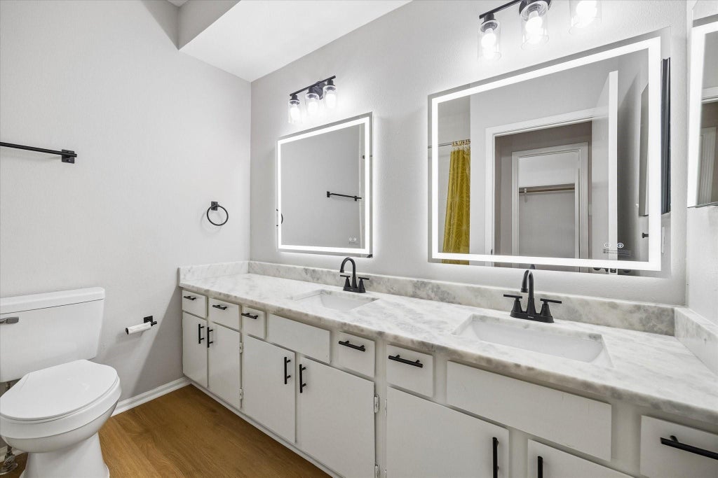 Photo of 2211 S Braeswood Blvd BLVD #22C, Houston, TX 77030 (MLS # 90016351)