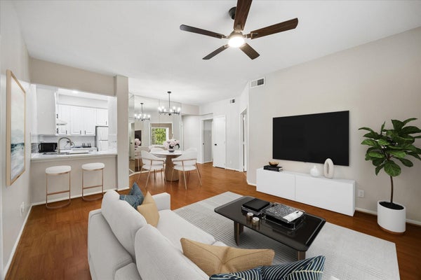 2211 S BRAESWOOD BLVD APT 22C, HOUSTON, TX 77030 - Image 53dfd8e3a5595e4f2b90c57940833084/148144861