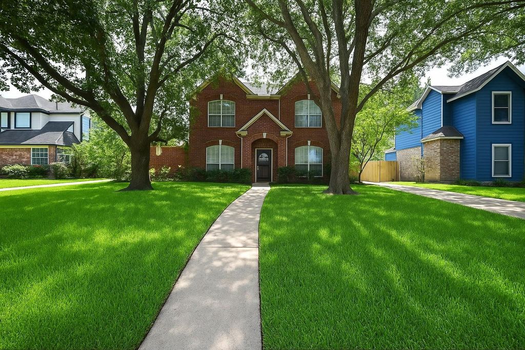 Photo of 6419 Sutter Park Lane, Houston, TX 77066 (MLS # 53767195)