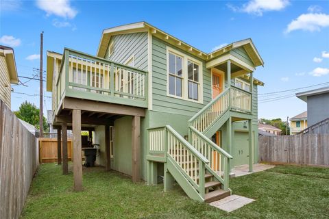 Photo of 1106 Winnie Street, Galveston, TX 77550 (MLS # 29763166)
