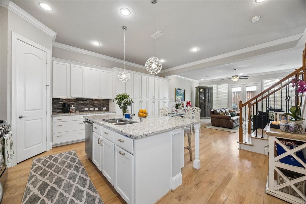 Photo of 8417 Water Oak Pass Drive, Houston, TX 77055 (MLS # 95698712)