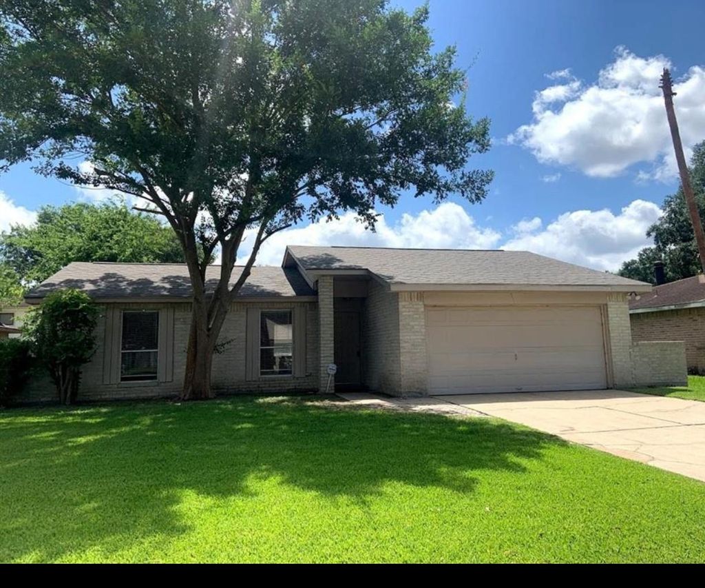 Photo of 16715 Ribbonridge Drive, Sugar Land, TX 77498 (MLS # 32398378)