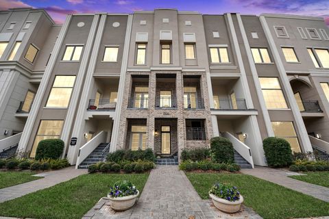 Photo of 1406 Lake Pointe Parkway, Sugar Land, TX 77478 (MLS # 82685708)
