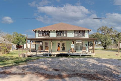 Photo of 411 Willcox Street, Anahuac, TX 77514 (MLS # 2688881) Photo of 411 Willcox Street, Anahuac, TX 77514 (MLS # 2688881)