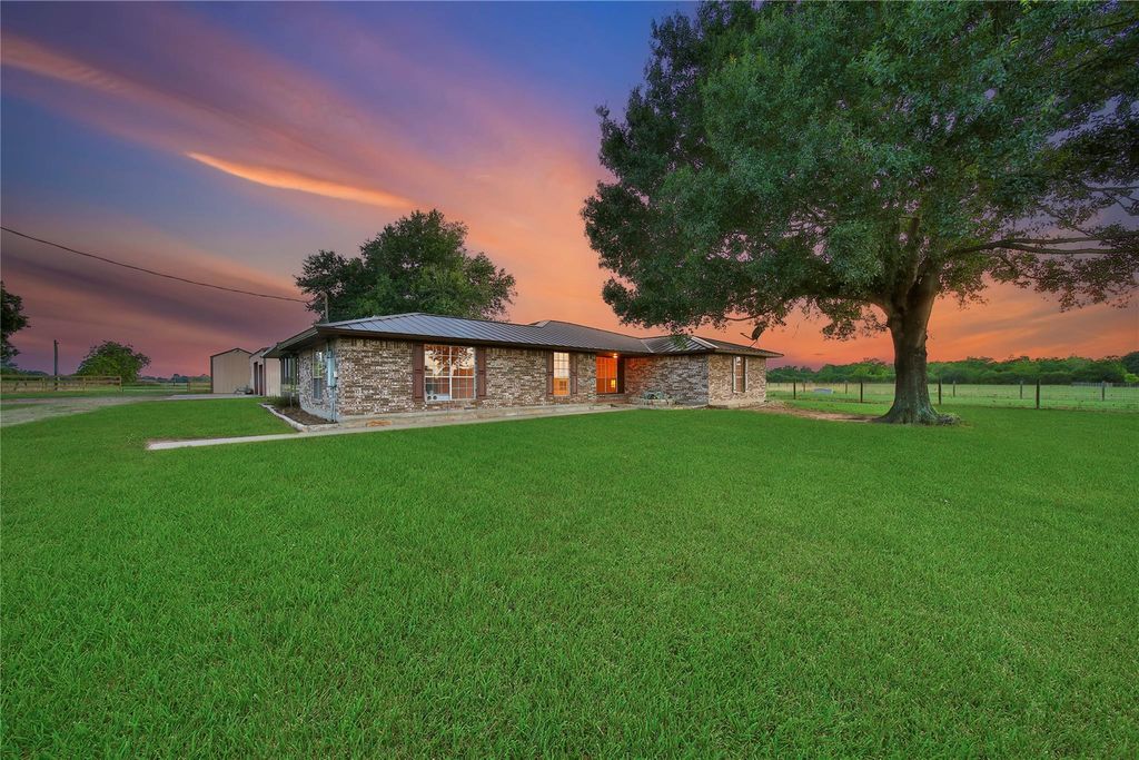 Photo of 34303 Brumlow Road, Waller, TX 77484 (MLS # 69325006)