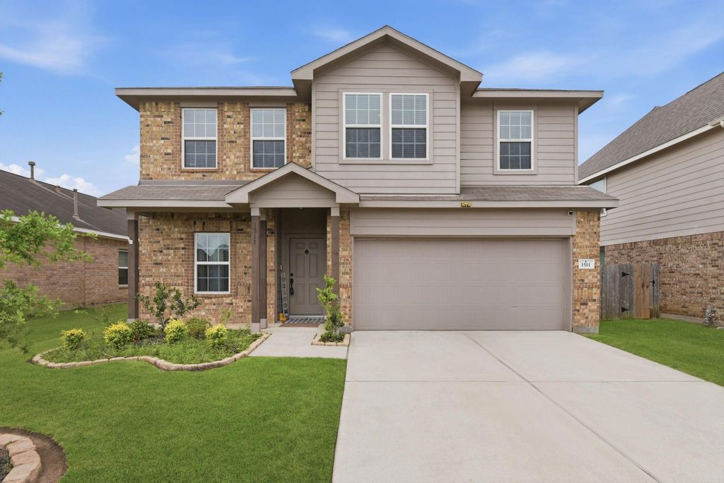 Photo of 1511 Shannon Street, Alvin, TX 77511 (MLS # 85507321)