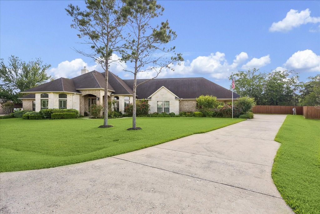 Photo of 3391 Clearwood Circle, Alvin, TX 77511 (MLS # 35921078)