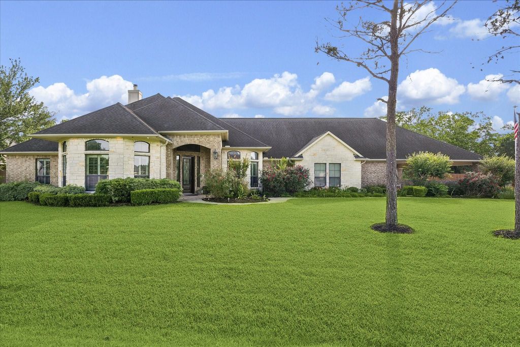 Photo of 3391 Clearwood Circle, Alvin, TX 77511 (MLS # 35921078)