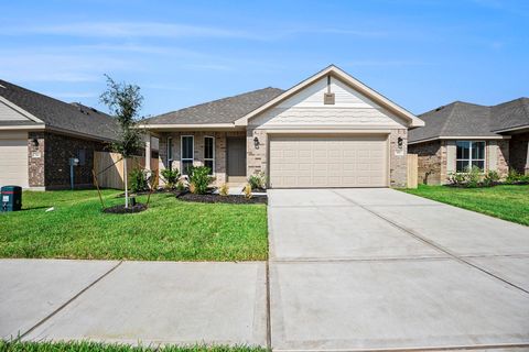 Photo of 412 Bryan Way, Angleton, TX 77515 (MLS # 64112742)