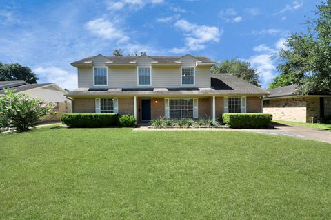 Photo of 8119 Concho St Street, Houston, TX 77036 (MLS # 64915082)