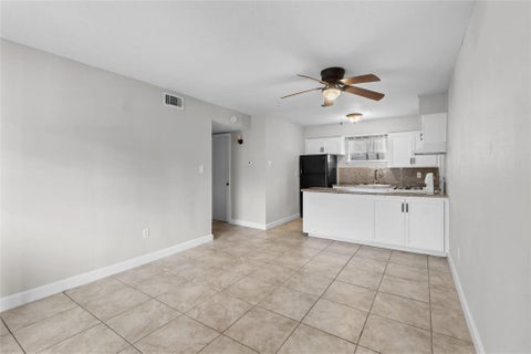 Apartment For Rent - 2819 Berry Street #4<br/> Houston, TX 77004