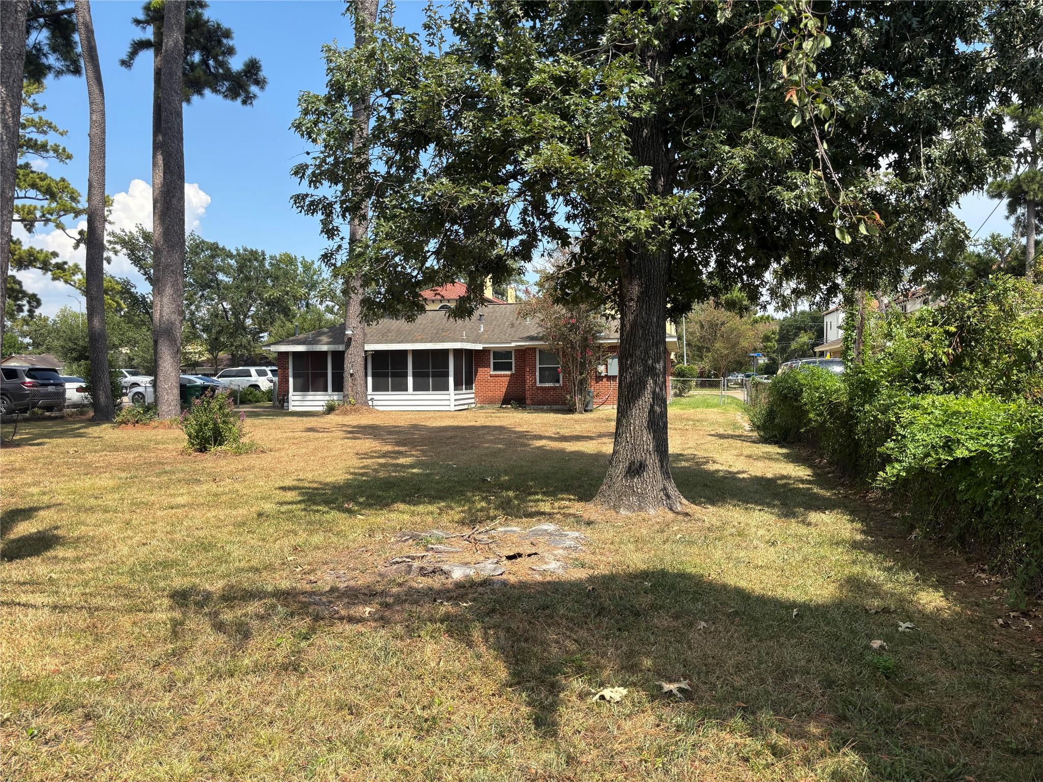 1301 Antoine Drive