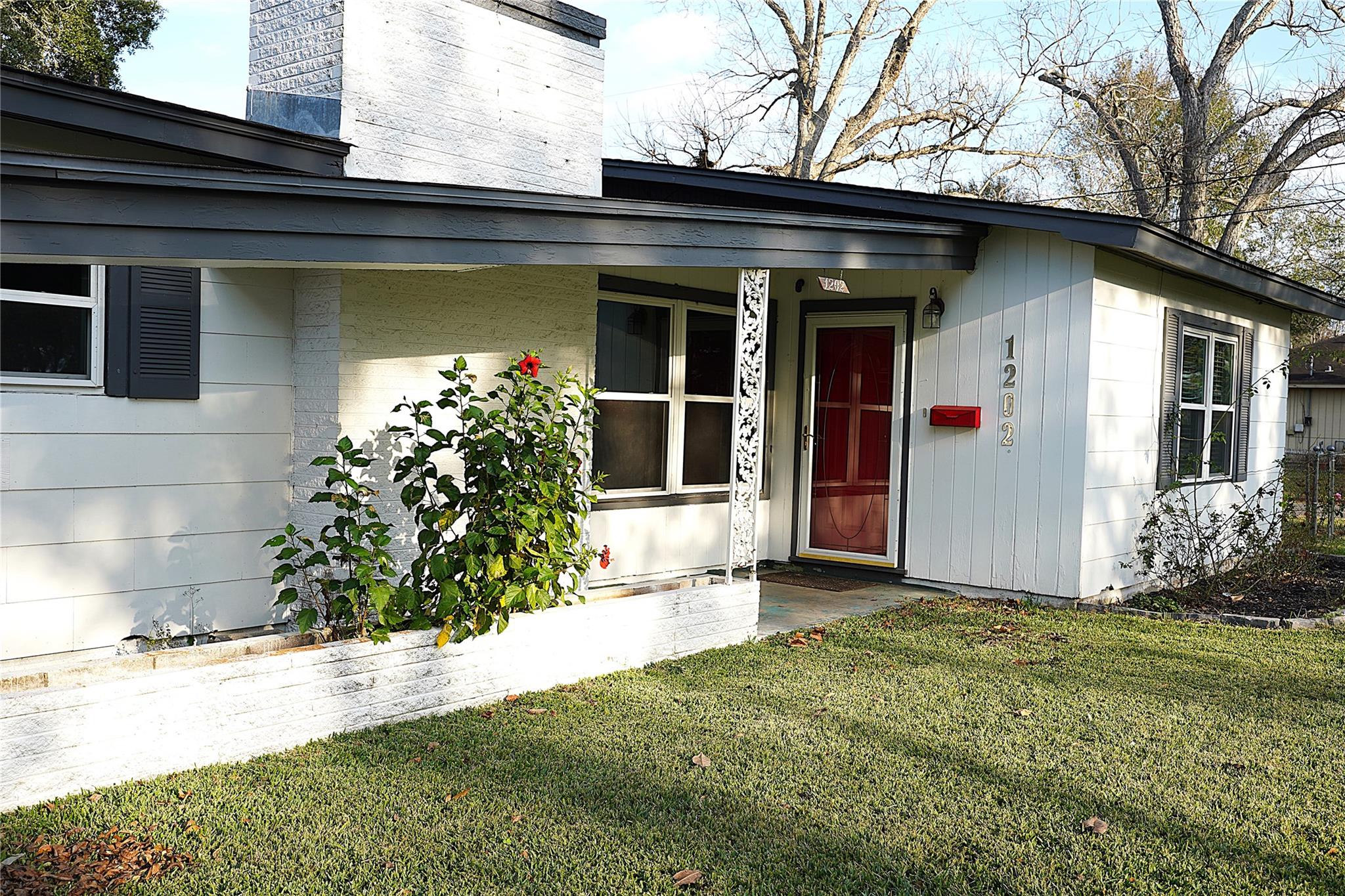 1202 Mac Drive