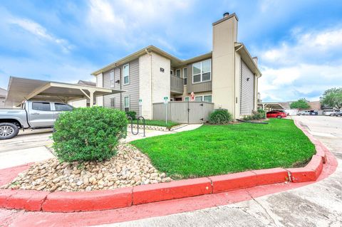 Photo of 1900 Bay Area Boulevard #144, Houston, TX 77058 (MLS # 67096940)