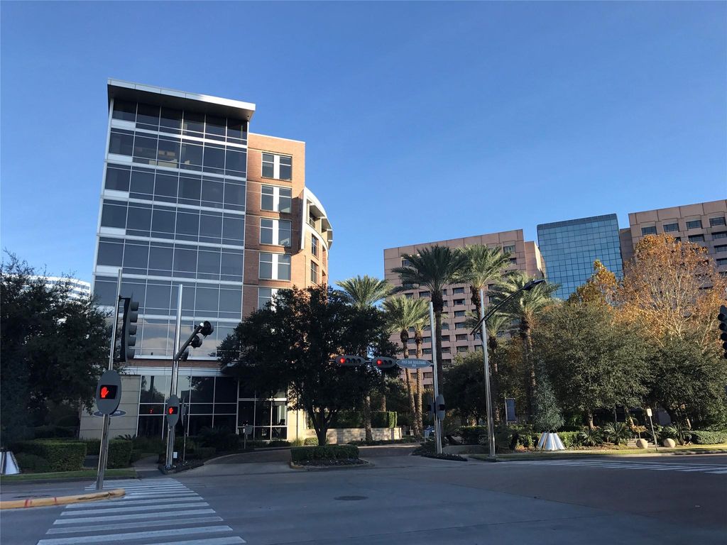 Photo of 1901 Post Oak Boulevard #3507, Houston, TX 77056 (MLS # 43423725)