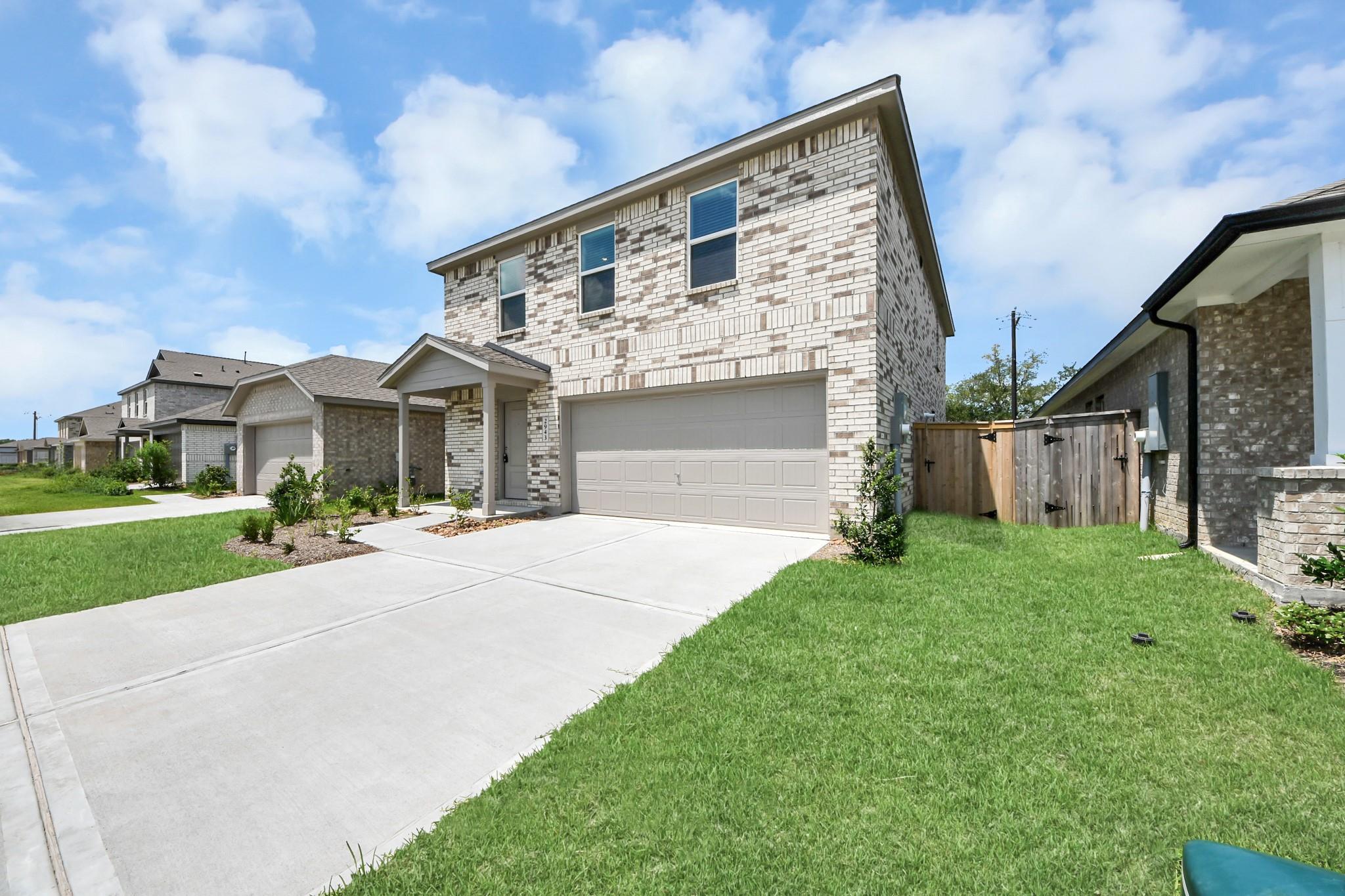 2943 Summer Breeze Way