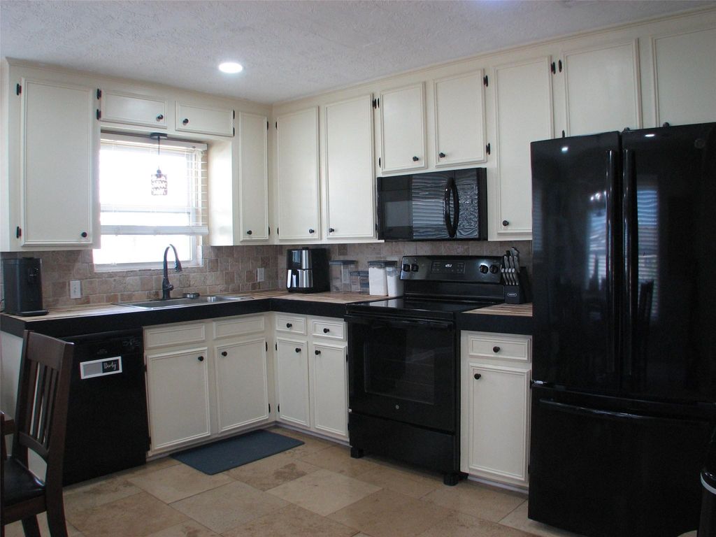 Photo of 1 Flounder Circle, Freeport, TX 77541 (MLS # 4453372)