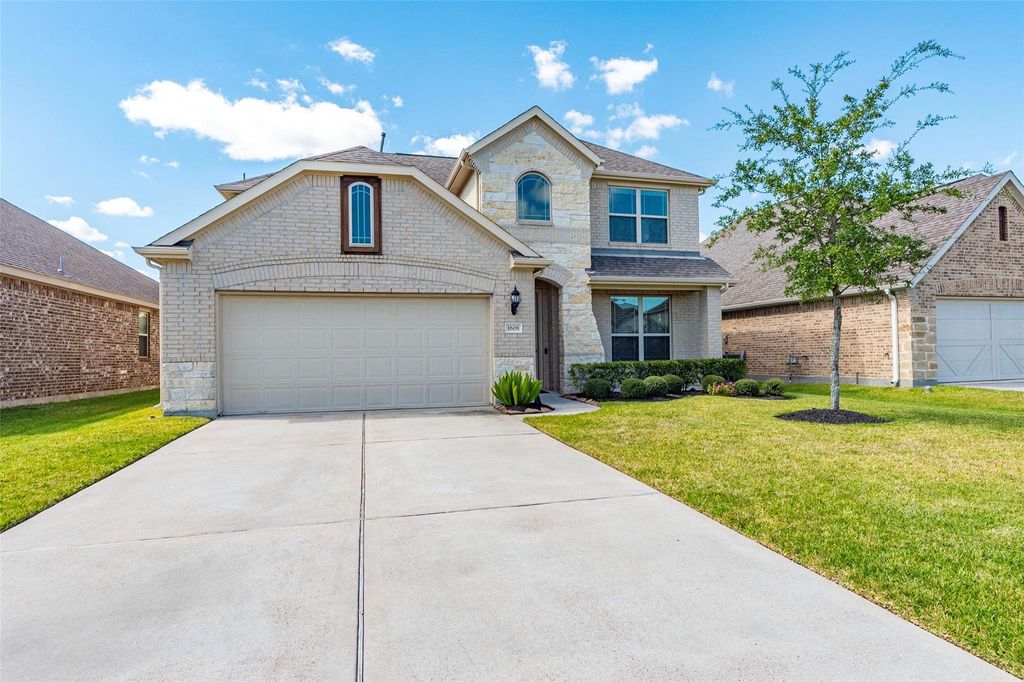 Photo of 1608 Nacogdoches Valley Drive, League City, TX 77573 (MLS # 26537955)
