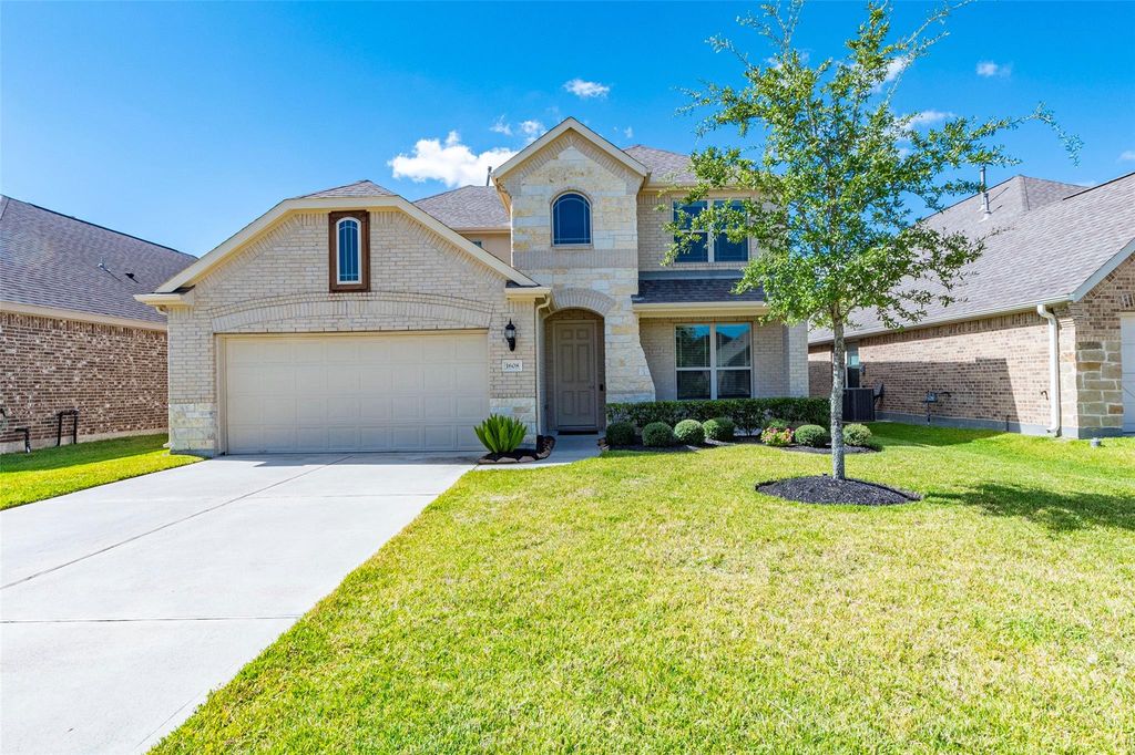 Photo of 1608 Nacogdoches Valley Drive, League City, TX 77573 (MLS # 26537955)