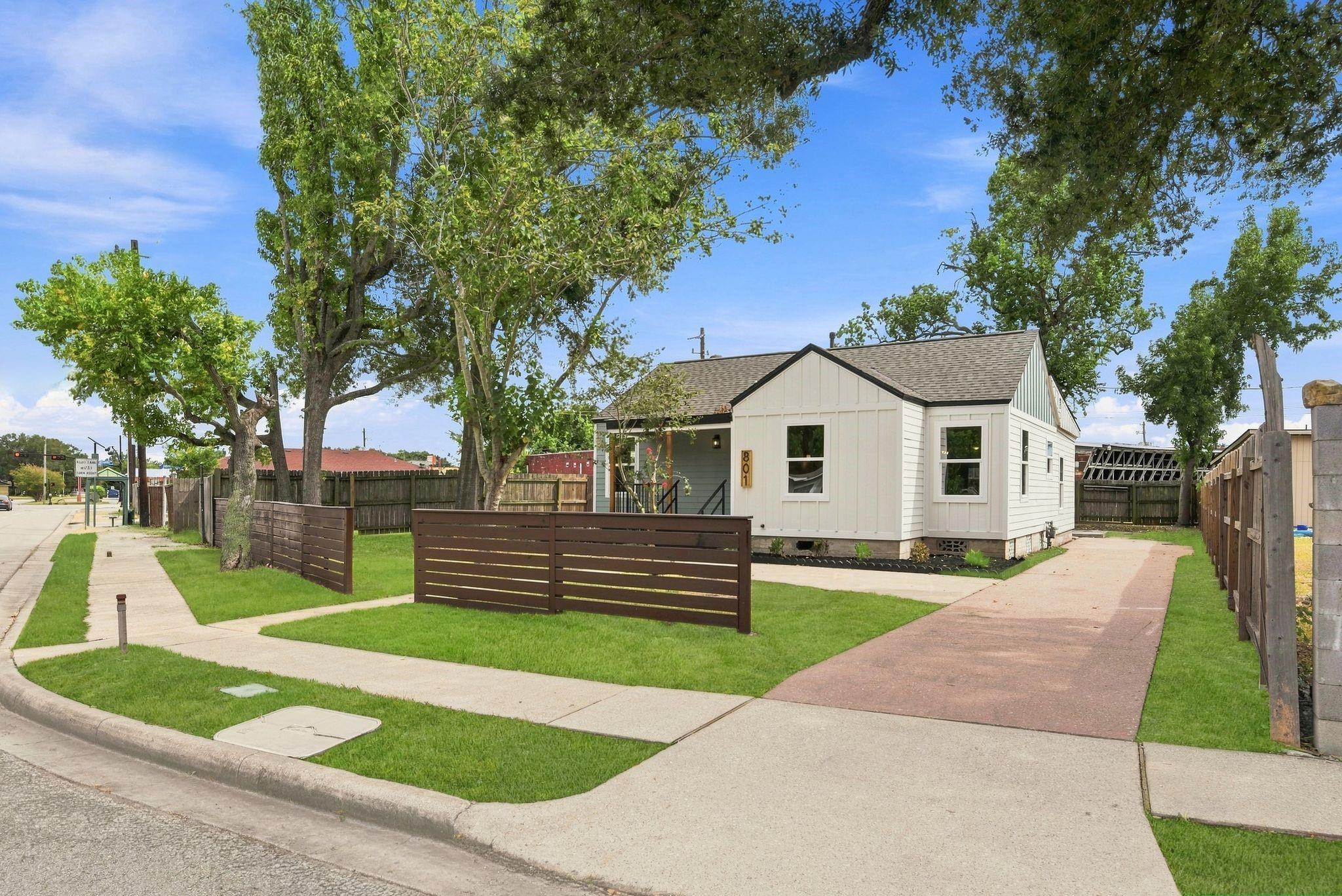 801 E Defee Avenue