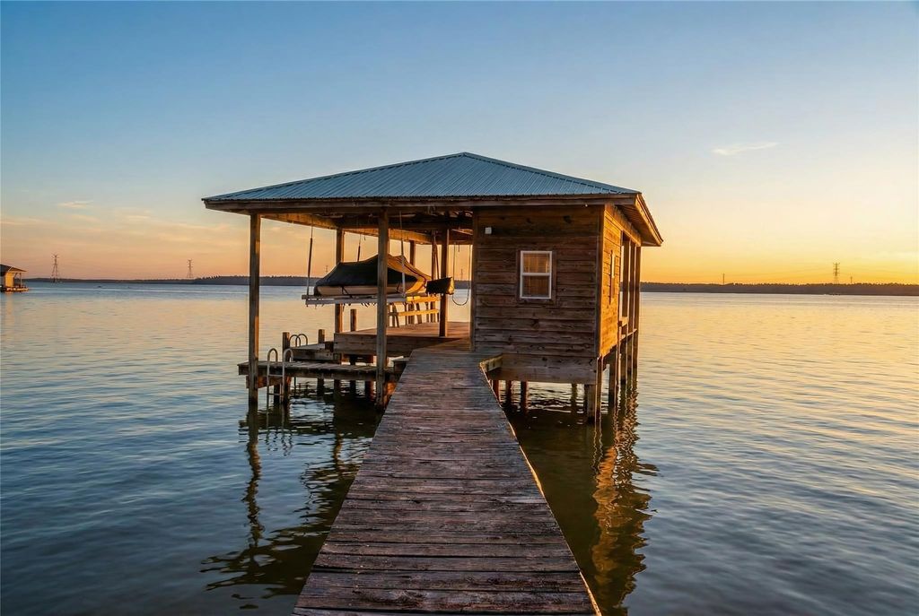 Photo of 20404 Doral Drive, Huntsville, TX 77320 (MLS # 92751495)