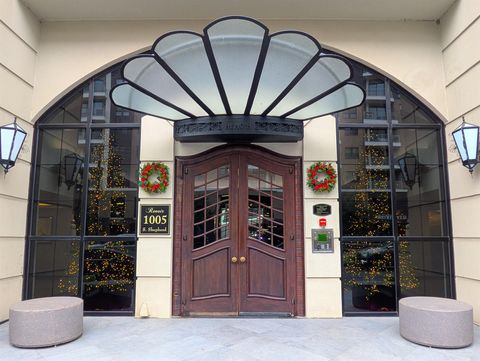 Photo of 1005 S Shepherd Drive #304, Houston, TX 77019 (MLS # 87958865)