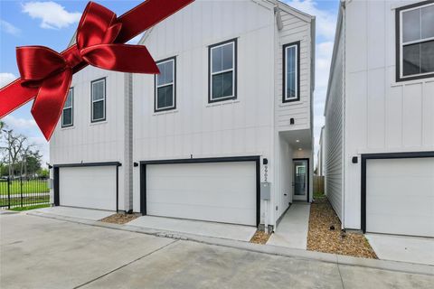 Photo of 9902 Clark Road #I, Houston, TX 77076 (MLS # 27457355)