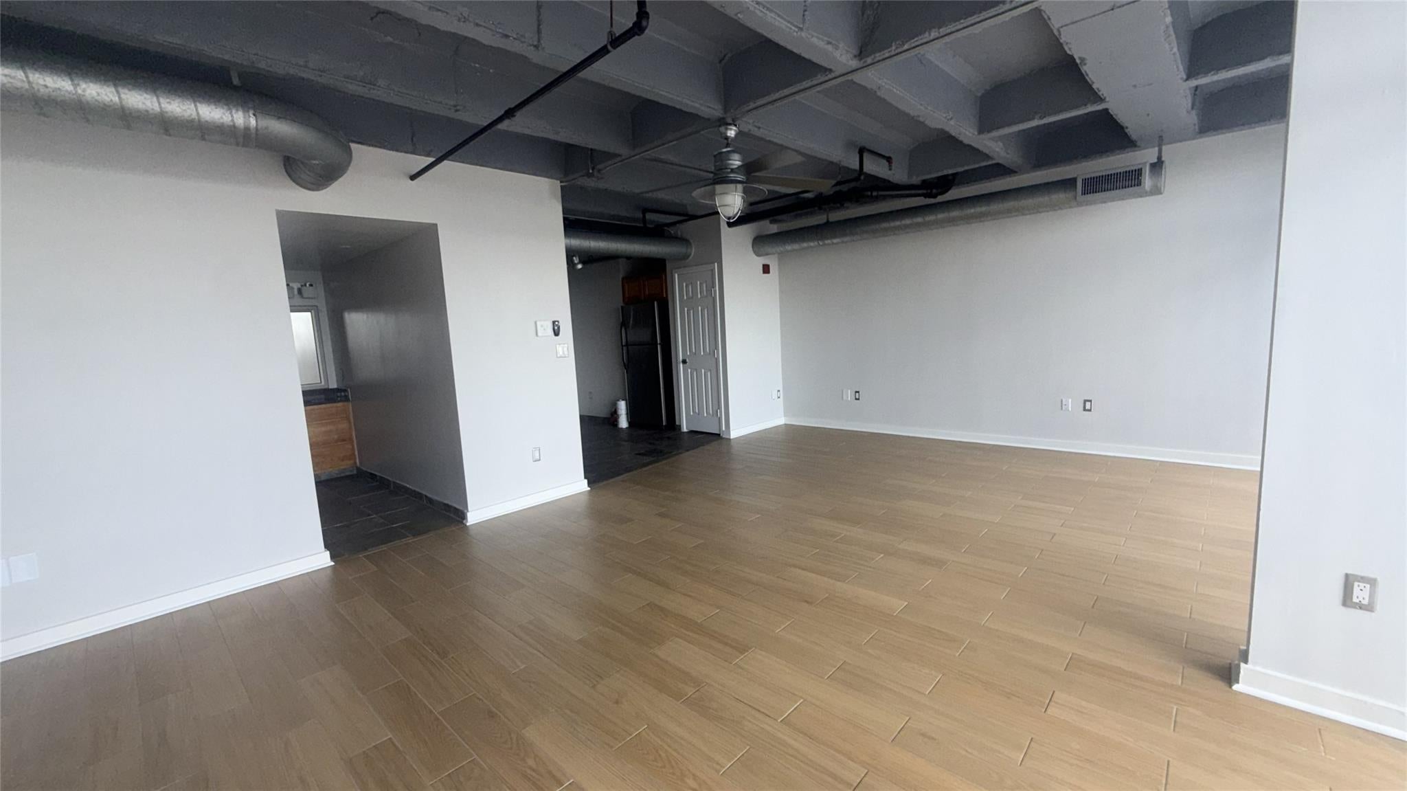 230 W Alabama Street 1002