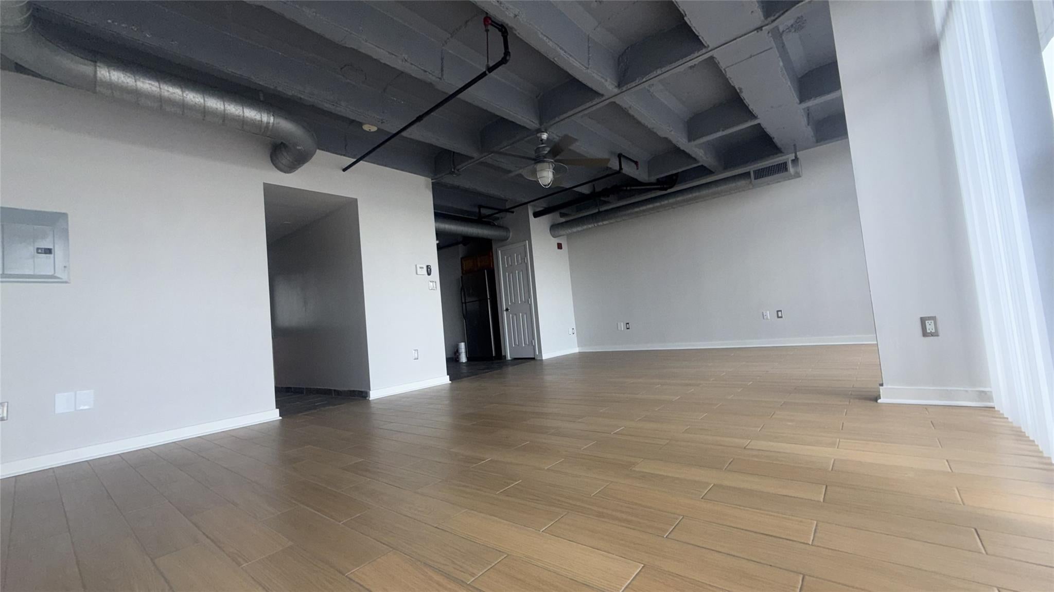 230 W Alabama Street 1002