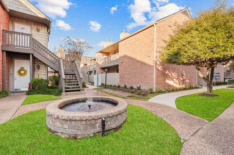 Photo of 2829 Timmons Lane #201, Houston, TX 77027 (MLS # 70642386)