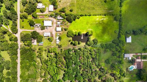 Photo of 2052 County Road 540, Alvin, TX 77511 (MLS # 30082667)