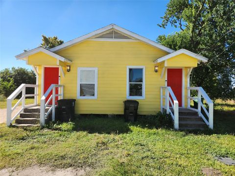 Photo of 2706 Berry Street #B, Houston, TX 77004 (MLS # 12195581)