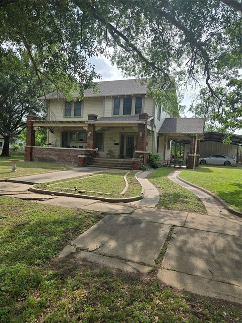 Photo of 400 S Mckinney St, Mexia, TX 76667 (MLS # 67206190)