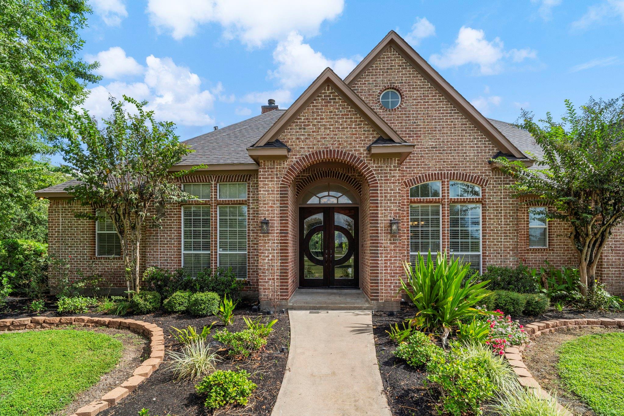 1806 Grand River Drive